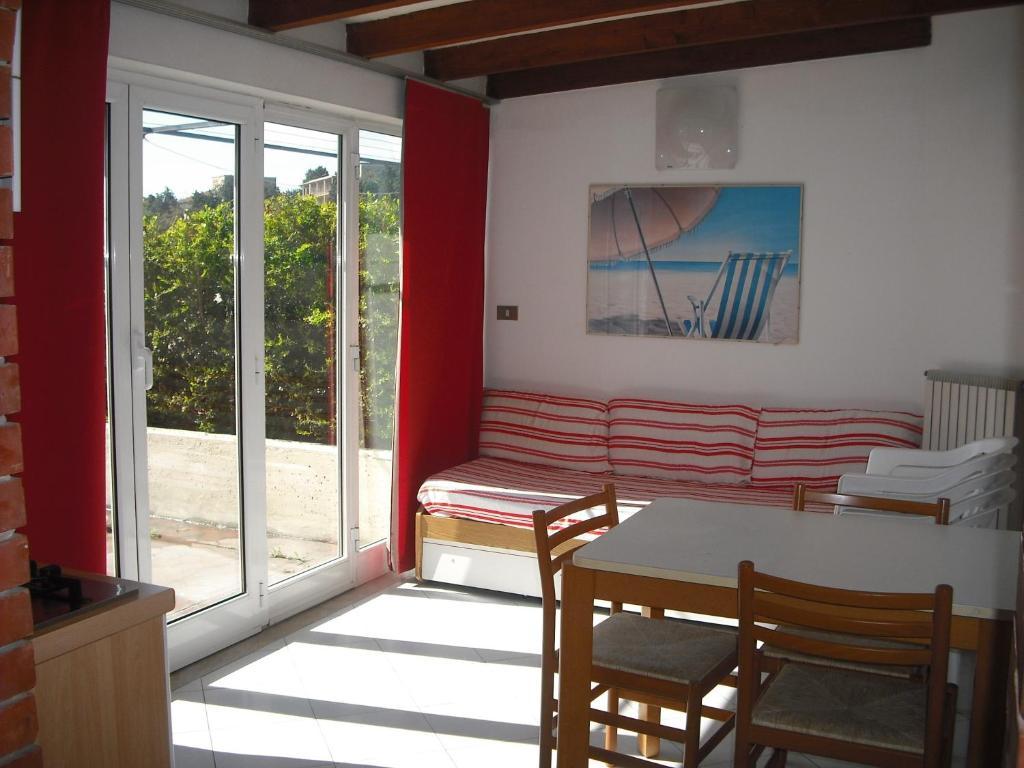 Residence Pian Dei Boschi Pietra Ligure Szoba fotó